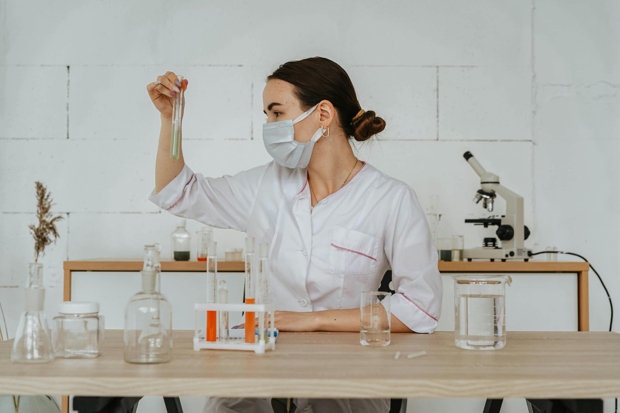 全球妇女峰会落幕，“她健康”引关注，ESMO年会中国药企乳腺癌新药将亮相！