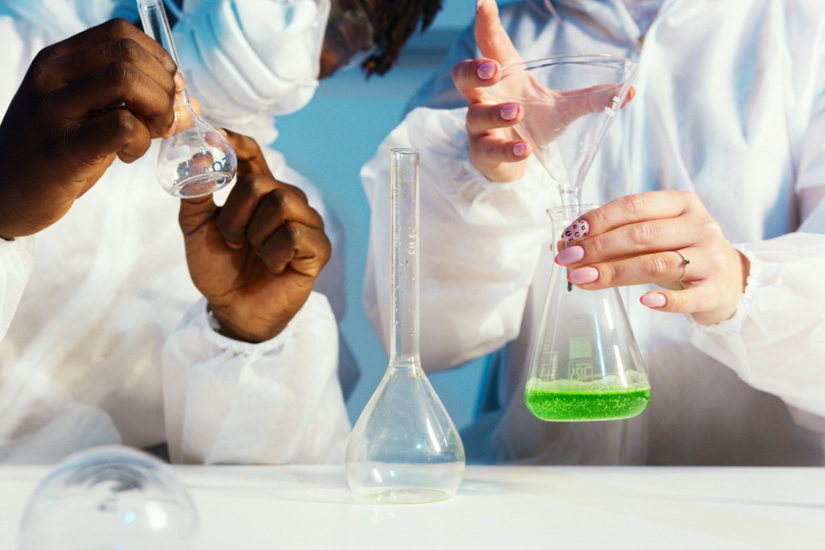 6家药企折戟后科伦制药强势入局二甲硅油乳剂，或将改写10亿市场“小品种”赛道格局