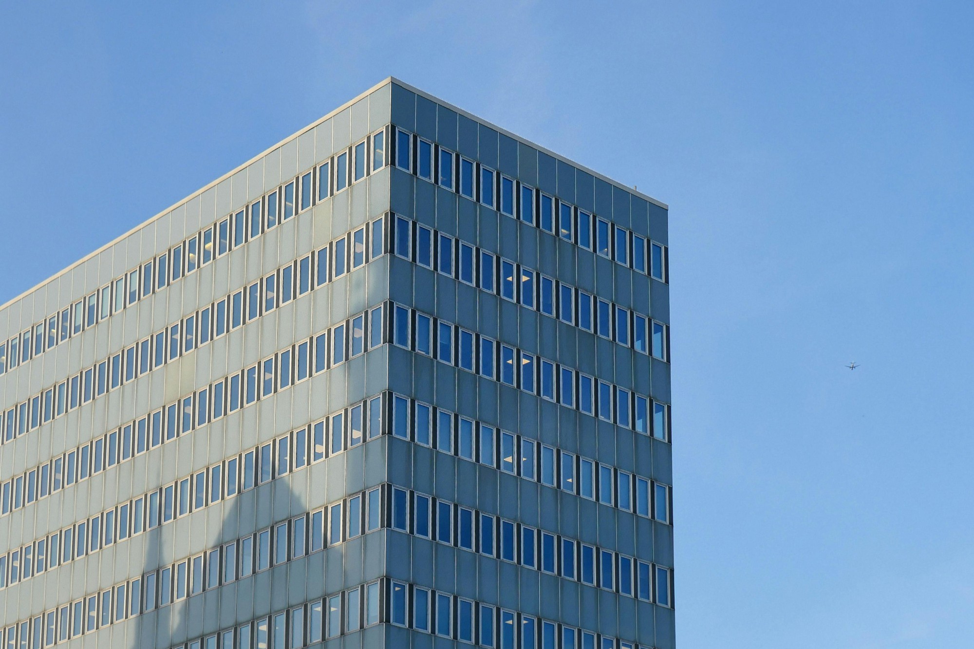 宁波大红鹰药业因生产劣药氟尿嘧啶注射液受罚，与福和制药双双被暂停集采资格