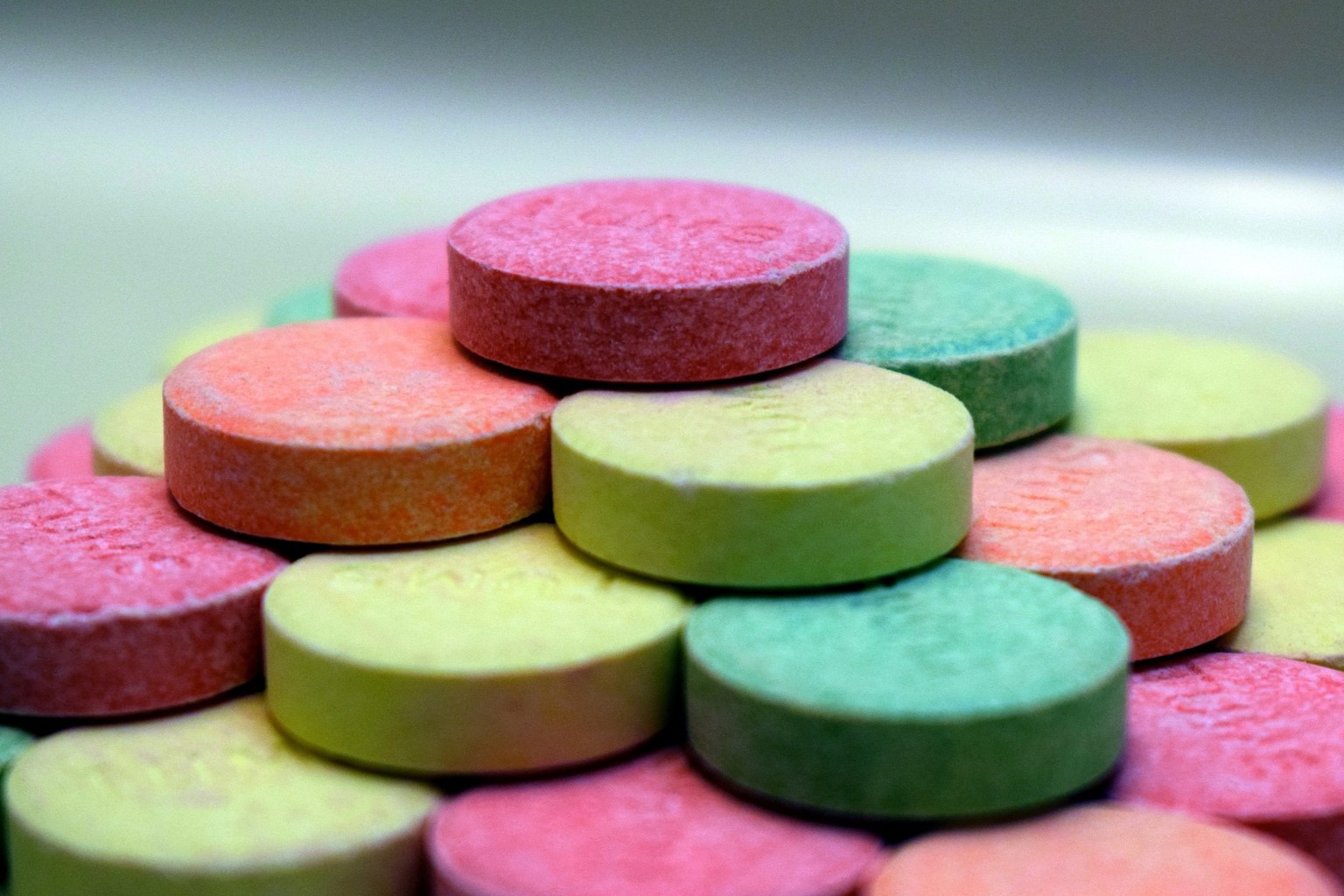 药融云数据查询显示最新过评清单(4.17-4.23)：25个药品过评，含1款首家…江苏豪森“斩获”首个戒烟品种药酒石酸伐尼克兰片