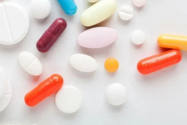 新药研发成功率低，已上市药物治疗效果不佳，阿尔茨海默病的难题谁能解决？