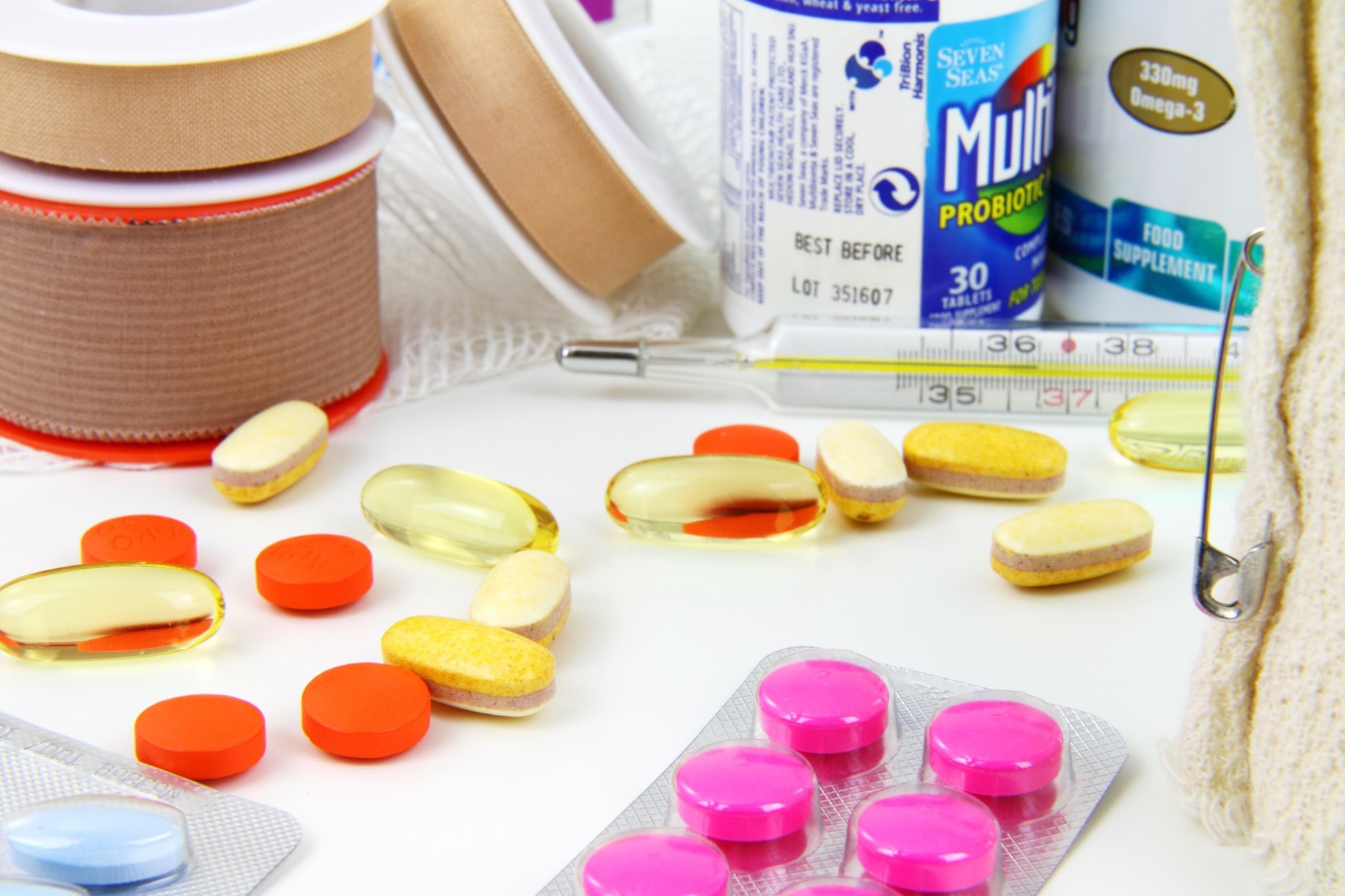 含量均匀度检测方法开发及验证：以恩格列净利格列汀片为例