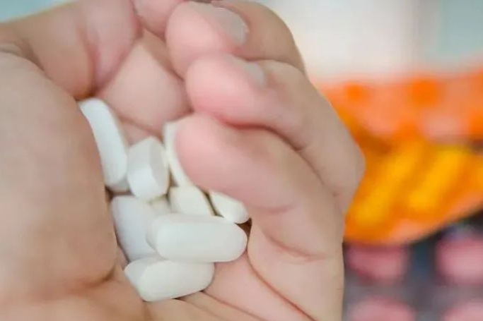 华东医药、石药集团围攻9亿PARP抑制剂，原研独家市场再受冲击