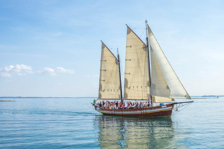 ADC药物出海大盘点！ 科伦药业3次出海9项，交易超百亿美元！