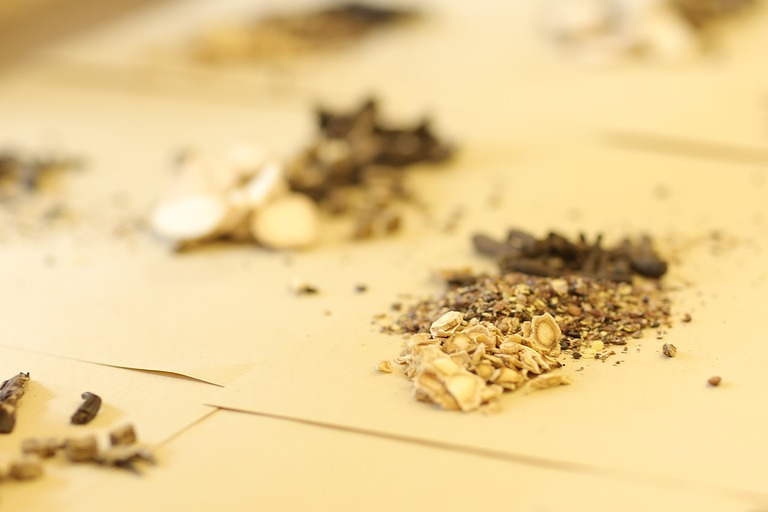 成绩亮眼！独家中成药销售暴涨，以岭、康缘、白云山...火力全开！