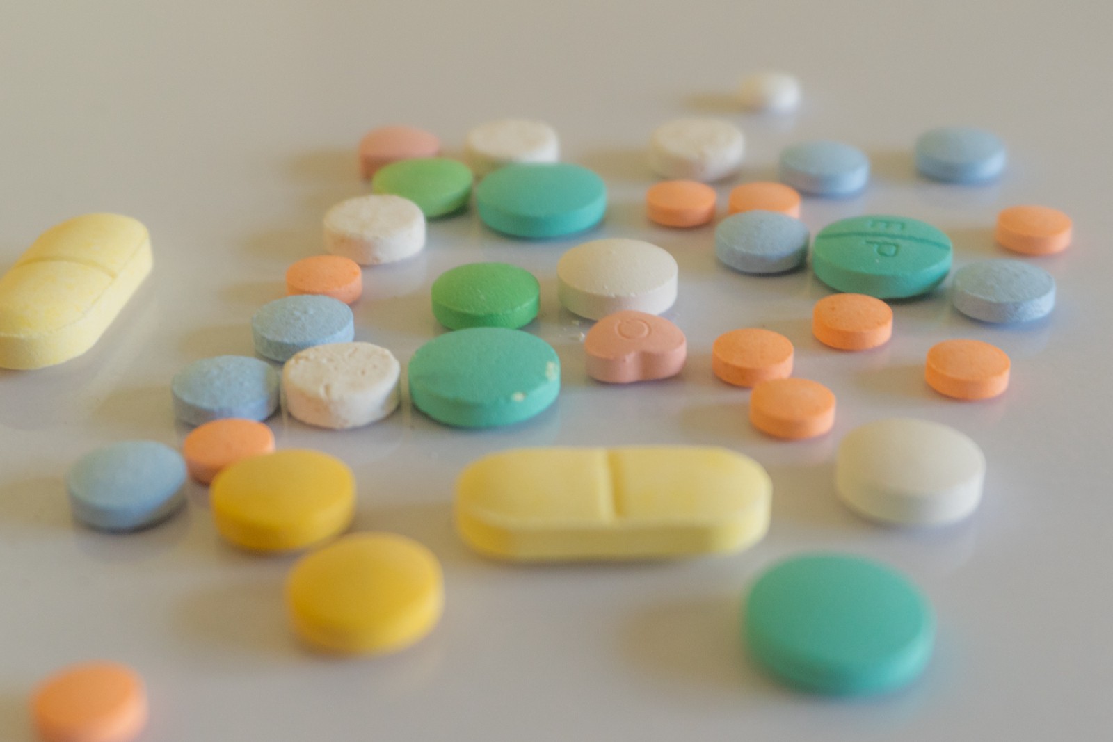 百亿抗抑郁药市场，TOP1品种3家豪揽，东阳光、石药……发力