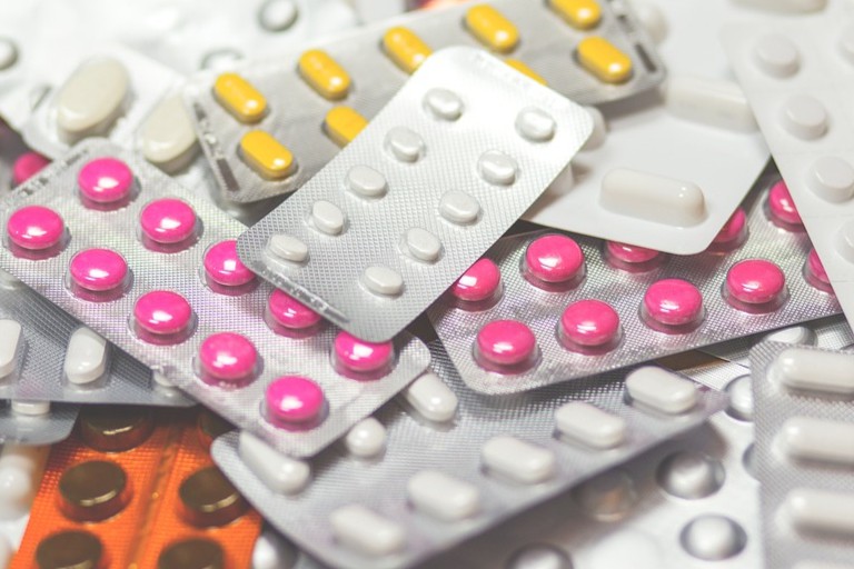 80%头发可再生！重磅创新药国内上市，青少年斑秃有药了！