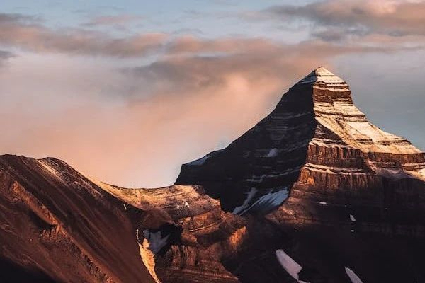 国谈竞价产品，挂网价格是否可以高于支付标准？