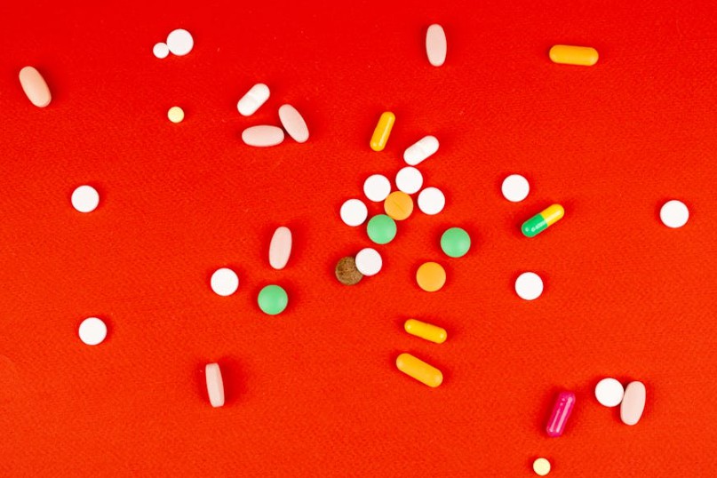 恒瑞医药HRS5580、HRS-5965胶囊、HRS2398缓释片获CDE临床试验默示许可