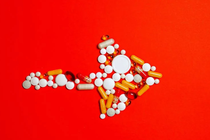 阿斯利康奥希替尼联合化疗获FDA批准！业绩最强的小分子肿瘤药物