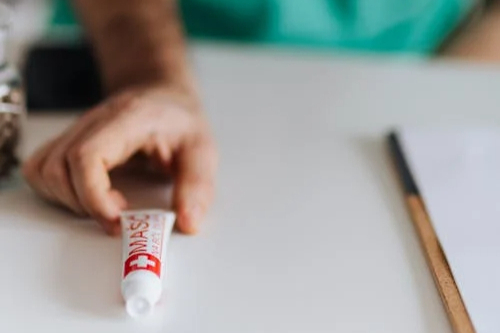 福元药业：仿制药卡泊三醇软膏和地奈德乳膏同日获批！