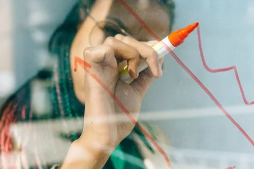 股价大涨！uniQure亨廷顿病基因疗法减缓疾病进展80%