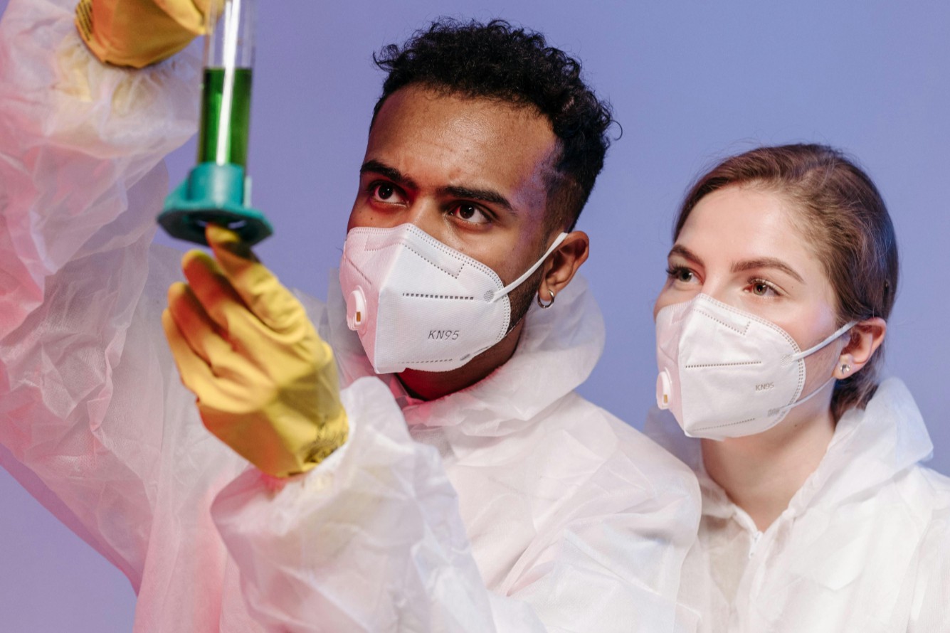 2024年GLP-1药物市场竞争格局：双雄争霸，诺和诺德、礼来合占95%份额