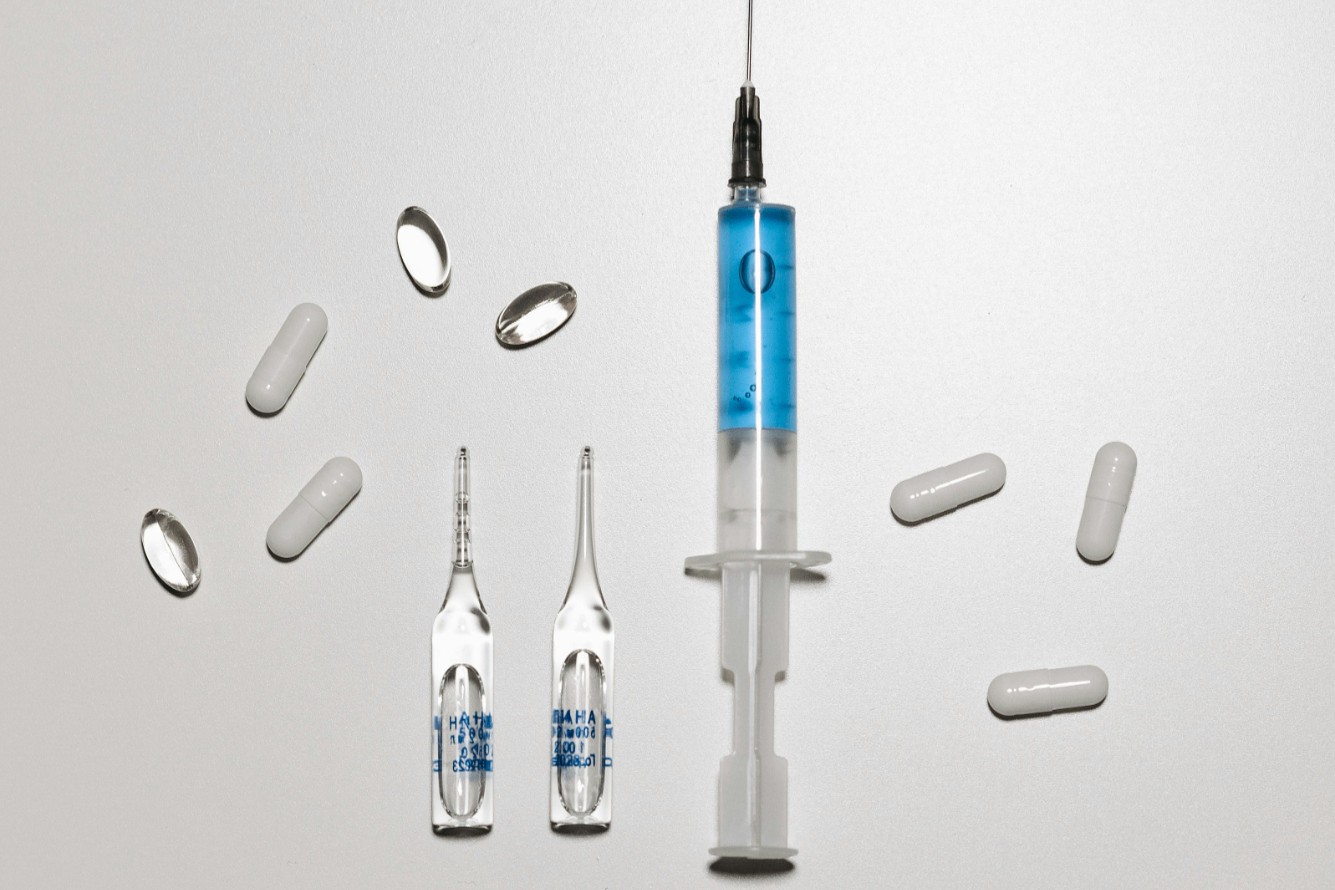 2025年Q1医药创新大突破：432品种过评、20首仿药上市，首仿药三大导向引领市场新变革