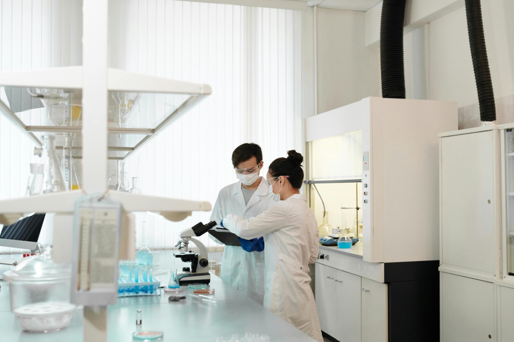 康方生物：全球首创PD-1/VEGF双抗依沃西III期临床屡获佳绩，未来销售潜力或达530亿美元