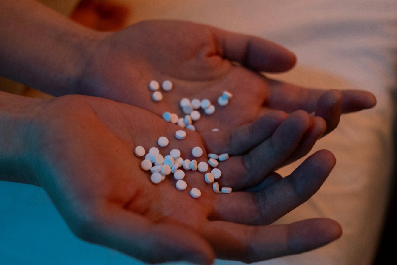 跨国药企在华加速建厂，罗氏、阿斯利康等投资超百亿