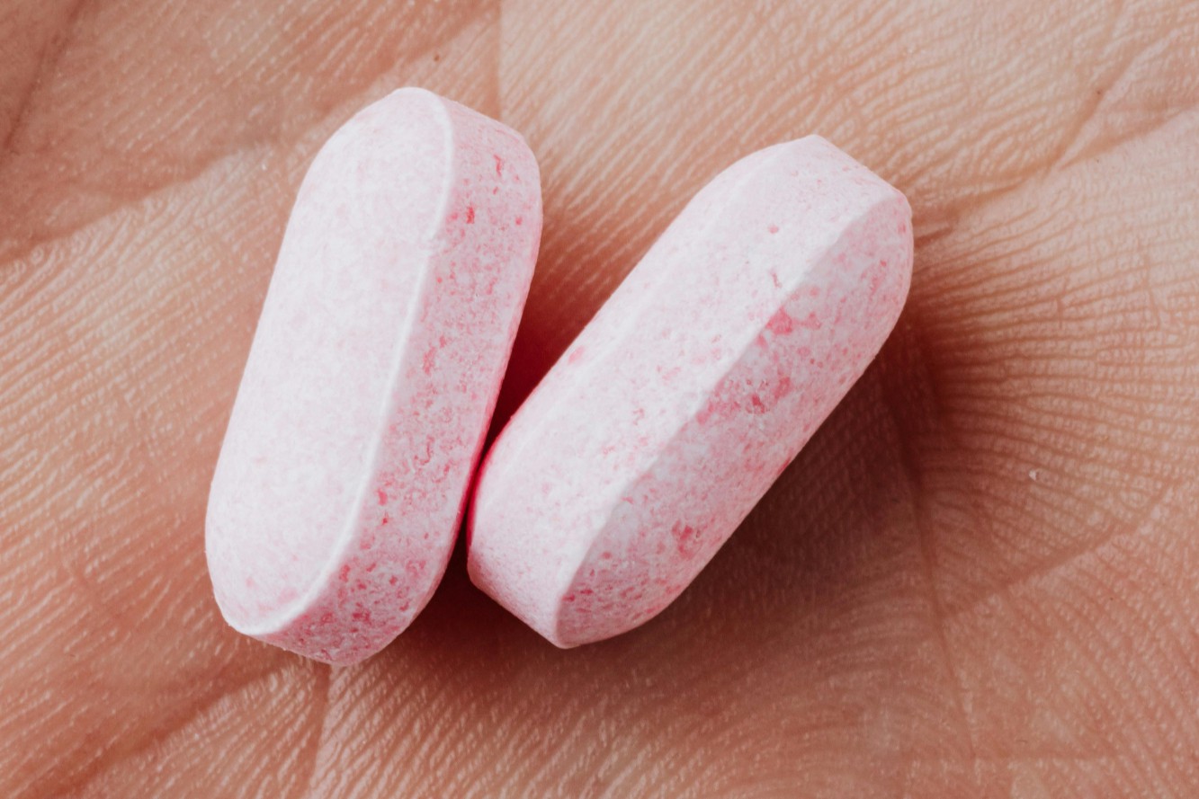 华东医药专利战再胜！鲁盛制药成第4家被暂停销售的吲哚布芬片企业