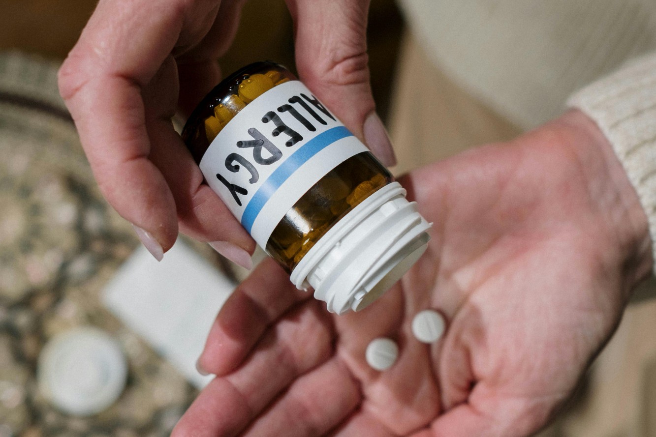 国药、华润等四大药企2025半年报出台，分销承压急寻零售与多元增长破局