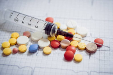 2025年药监局审评加严：551条仿制药受理号被拒，这些品种为何集体“折戟”？